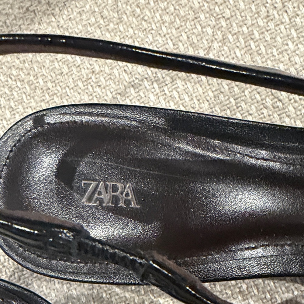 Zara Black Pointed Slingback Heels - Picture 3 of 7